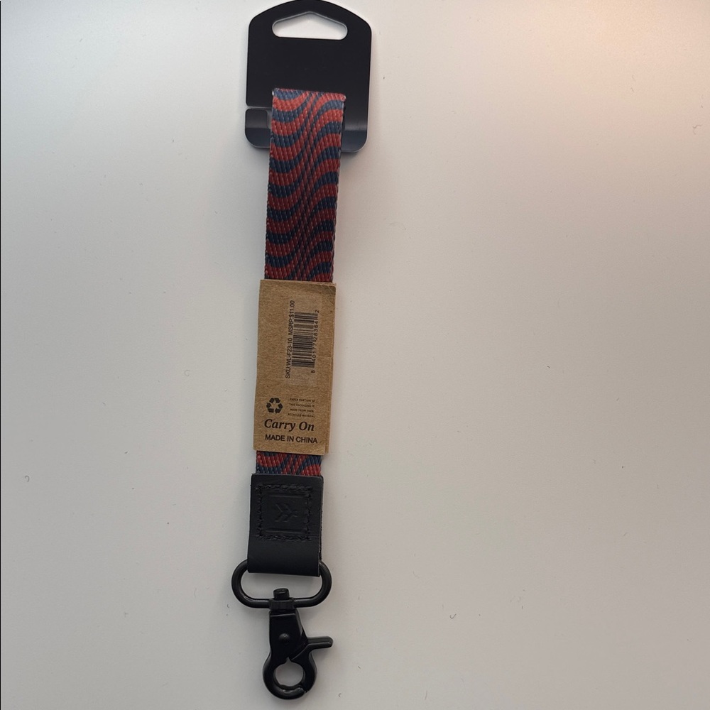 Thread Red and Black Keychain - Picture 6 of 6
